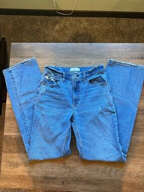 Abercrombie and Fitch 90s relaxed, high-rise Jean